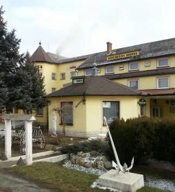 Holdfény Hotel