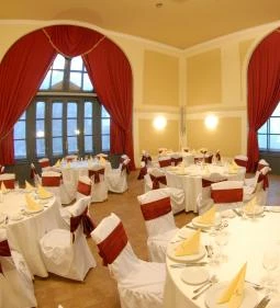 Erzsébet Királyné Szálloda Étterem és Kávéház