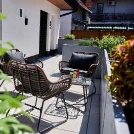 Grandis Premium Apartments Gödöllő - Medence/kert