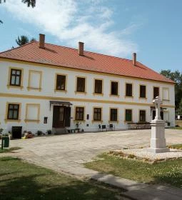 Szerb ortodox kolostor és templom