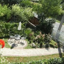 Kardos Apartman Gyenesdiás - Medence/kert