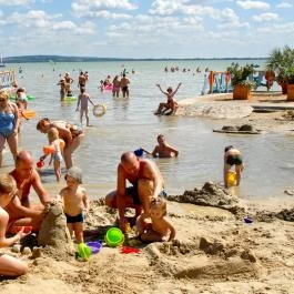 Maya Apartmanház Gyenesdiás - Környék