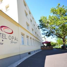 Hotel Opál Gyöngyös - Külső kép