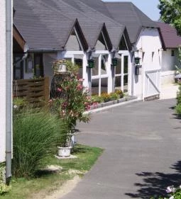 Kék Golyó Étterem és Tekéző