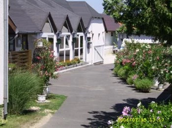 Kék Golyó Étterem és Tekéző Győr