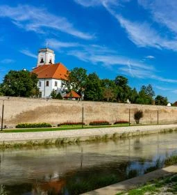 Várkazamata-Kőtár