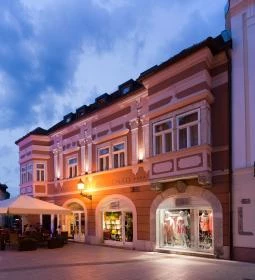 Barokk Hotel Promenád