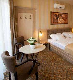 Barokk Hotel Promenád