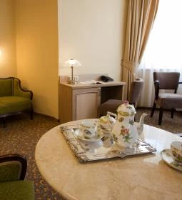 Barokk Hotel Promenád