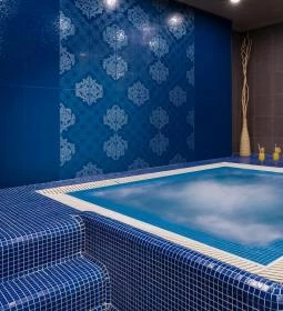 Golden Ball Club Hotel