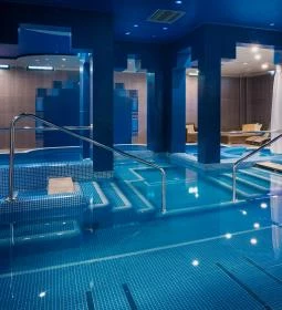 Golden Ball Club Hotel