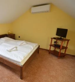 Révész Hotel, Étterem & Rosa Spa