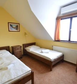 Révész Hotel, Étterem & Rosa Spa