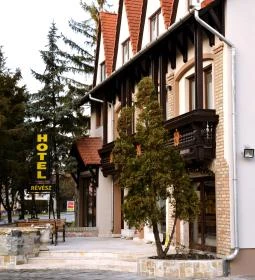 Révész Hotel, Étterem & Rosa Spa