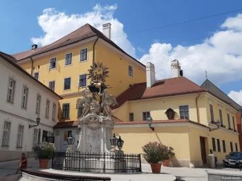 Frigyláda-szobor Győr