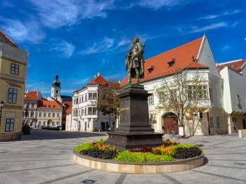 Kisfaludy Károly szobor Győr