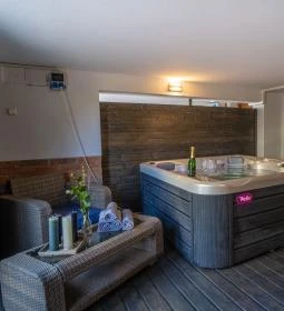 4 Ász Deluxe Apartman