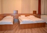 Aranykereszt Hotel Gyula