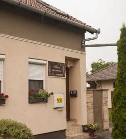 Flóra Apartman