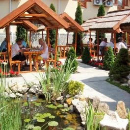 Fodor Hotel Gyula - Medence/kert