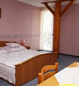 Kastélykert Szálló