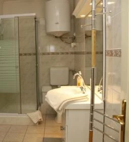 Kastélykert Szálló