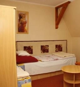 Kastélykert Szálló