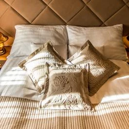 Komló Hotel Gyula - Szobák