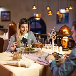 Komló Hotel Gyula - Vendéglátás