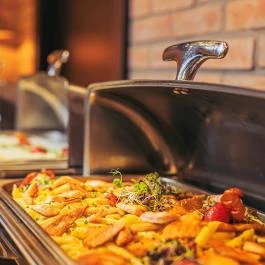 Komló Hotel Gyula - Vendéglátás