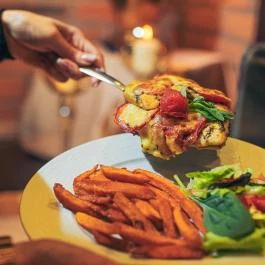 Komló Hotel Gyula - Vendéglátás