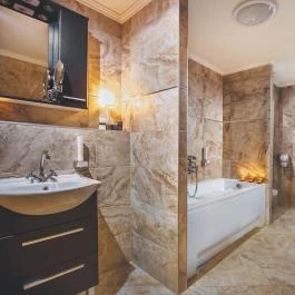 Komló Hotel Gyula - Szobák