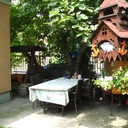 Mediterrán Apartman Gyula - Medence/kert