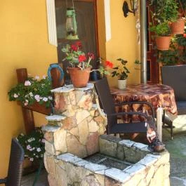 Mediterrán Apartman Gyula - Medence/kert