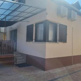 Vadász Vendégház Gyula - Medence/kert