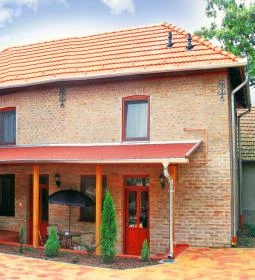 Varázskő Apartmanház