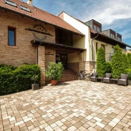 Várfürdő Panzió Gyula - Külső kép