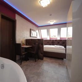 Várfürdő Panzió Gyula - Szobák