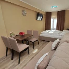 Várfürdő Panzió Gyula - Szobák