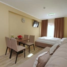 Várfürdő Panzió Gyula - Szobák