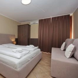 Várfürdő Panzió Gyula - Szobák