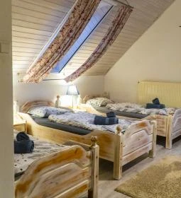 Gyulavezér Lovasbirodalma Panzió 