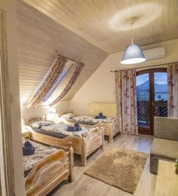 Gyulavezér Lovasbirodalma Panzió 