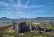 Csobánc vára Gyulakeszi