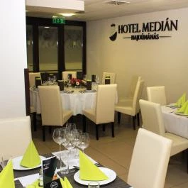 Hotel Medián Hajdúnánás - Vendéglátás
