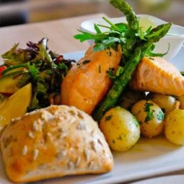 Hotel Medián Hajdúnánás - Vendéglátás