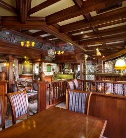 Nelson Pub Étterem & Cukrászda