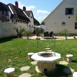 Alex Apartman & Panzió Hajdúszoboszló - Medence/kert