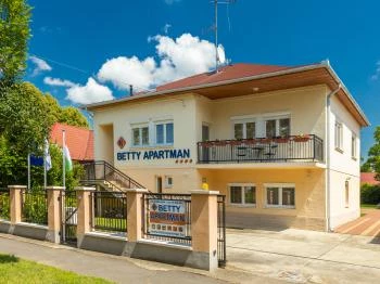 Betty Apartman Hajdúszoboszló Hajdúszoboszló Betty Apartman Hajdúszoboszló Hajdúszoboszló