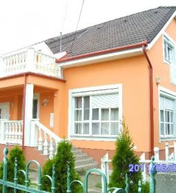 Enter Center Apartmanház